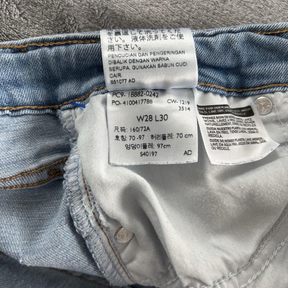 Levi's High Rise Pale Blue Denim Jeans with Red Tab - Picture 10 of 15